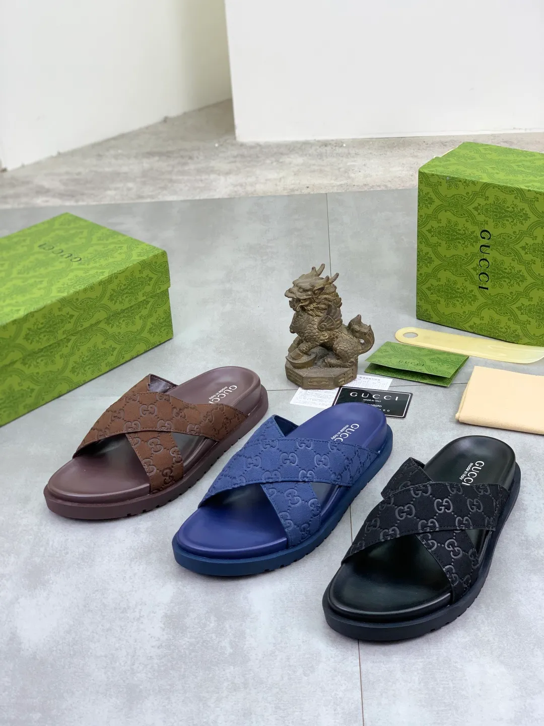 Men's Men's Shoes💰P320💰[New Style]🎁🎁🎁 High-quality GUCCI new casual slippers for the Year of the Snake, original official website, perfect workmanship, transmitting a kind of noble luxury, sublimating its definition of luxury in Gucci's high-end extraordinary craftsmanship. Original Gucci double G combination outsole, code number: 38-44 (45 customized)